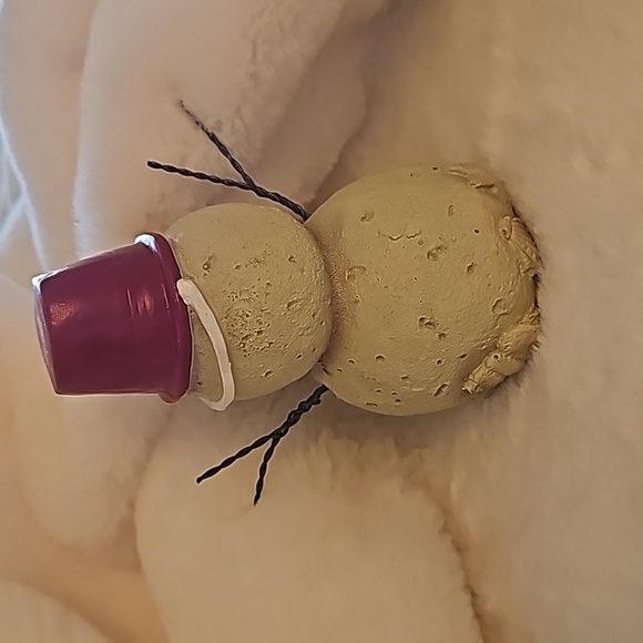 Baby Beach Resin Holiday Figure - Picture 3 of 5